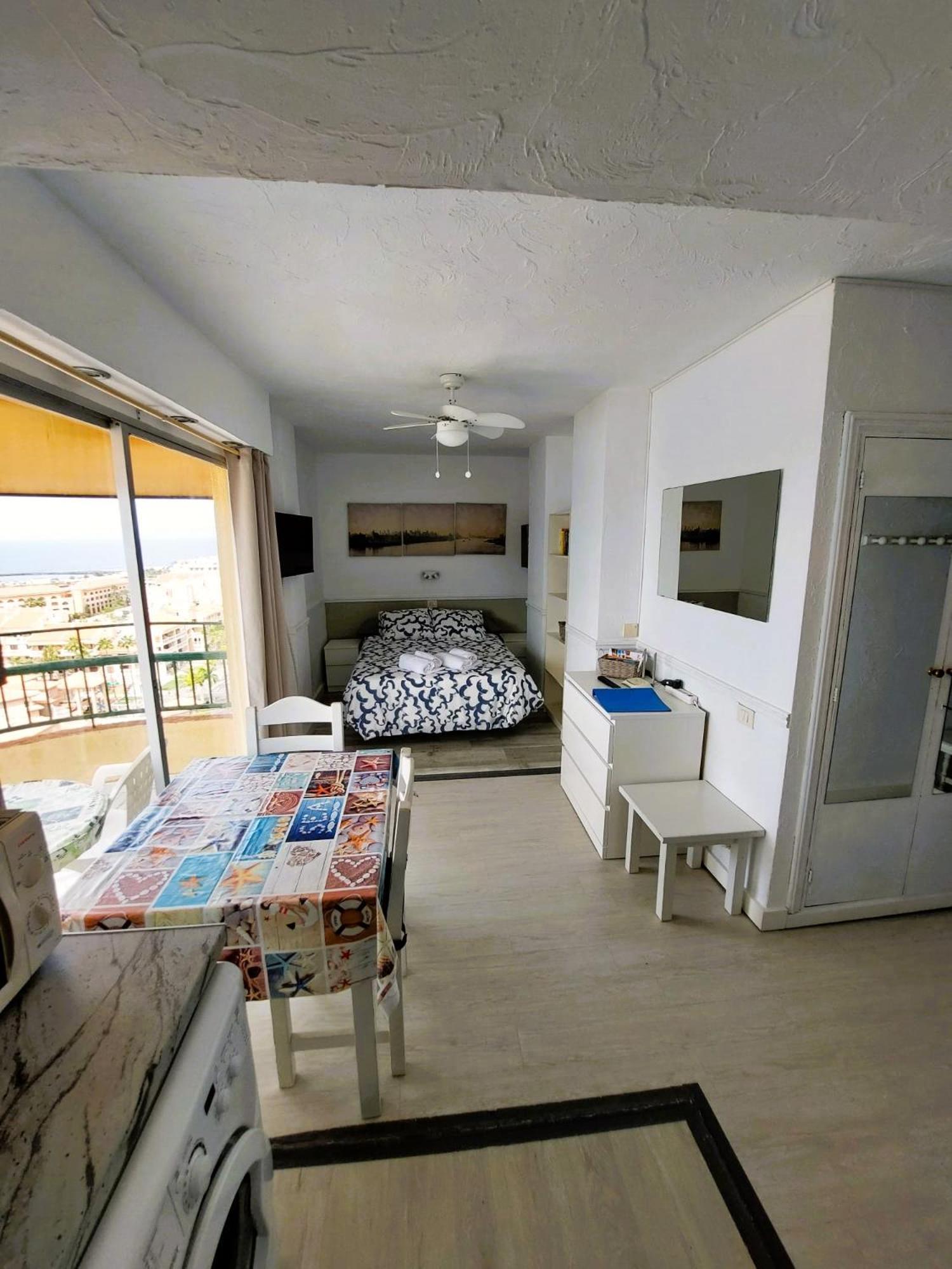 Frontal Ocean View Torres Del Sol Apartment Лос Кристианос Екстериор снимка