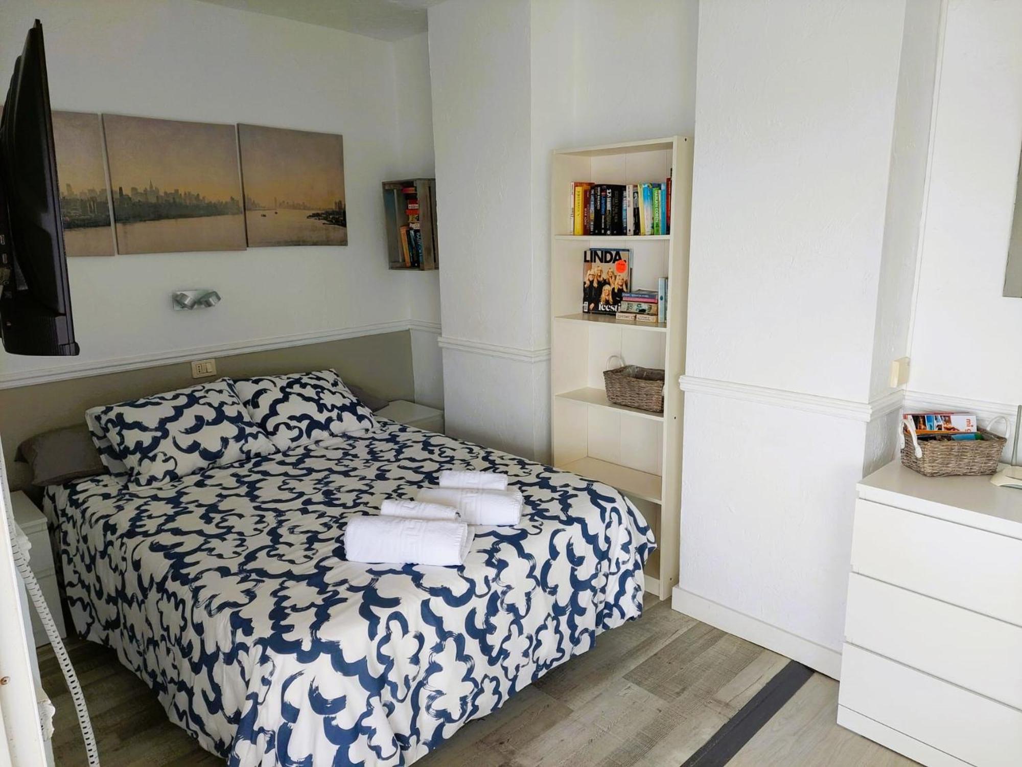 Frontal Ocean View Torres Del Sol Apartment Лос Кристианос Екстериор снимка